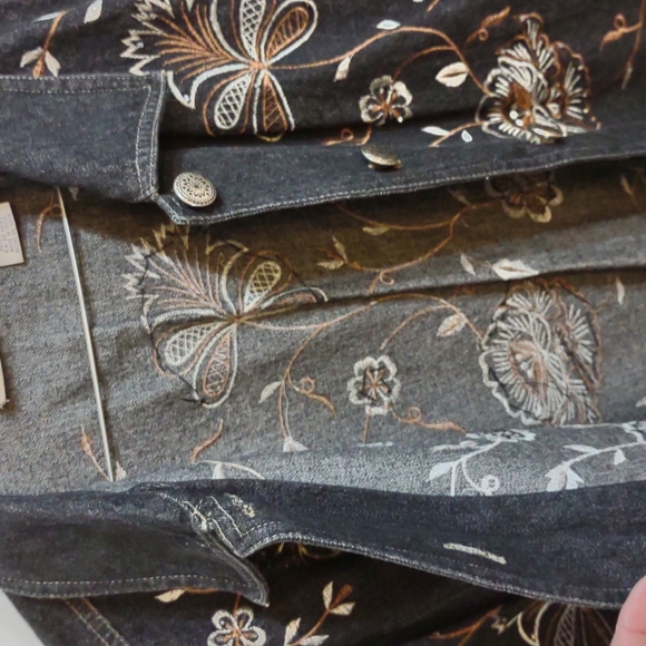 Embroidered Denim Jacket - Picture 6 of 6